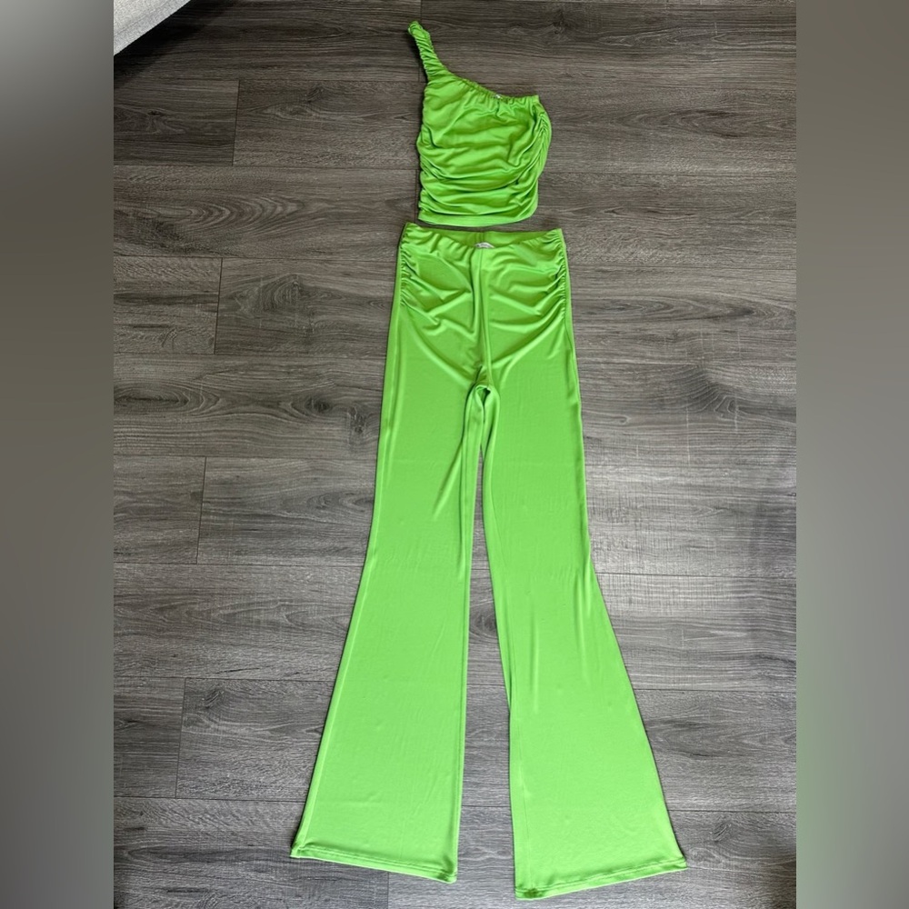 Zara two piece outfit never been worn pants new with tags!